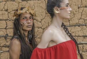 Thais Federschmuck