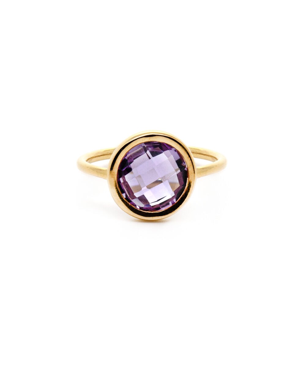 Ring with amethyst. jewellery Thais Bernardes