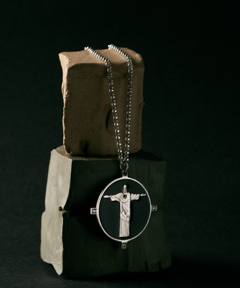 Collana Corcovado Nera – Simbolo di Protezione e Forza Interiore – Image 4